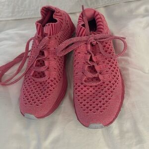 Nobull women’s 8m hot pink shoes